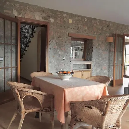 Masia Mit Swimmingpool Fuer 8 Personnen Villa