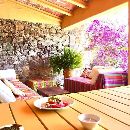 Villa Masia Mit Swimmingpool Fuer 8 Personnen