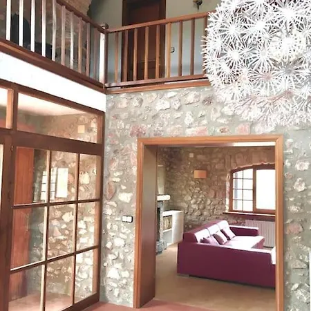 Villa Masia Mit Swimmingpool Fuer 8 Personnen