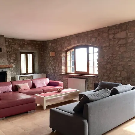 Masia Mit Swimmingpool Fuer 8 Personnen *